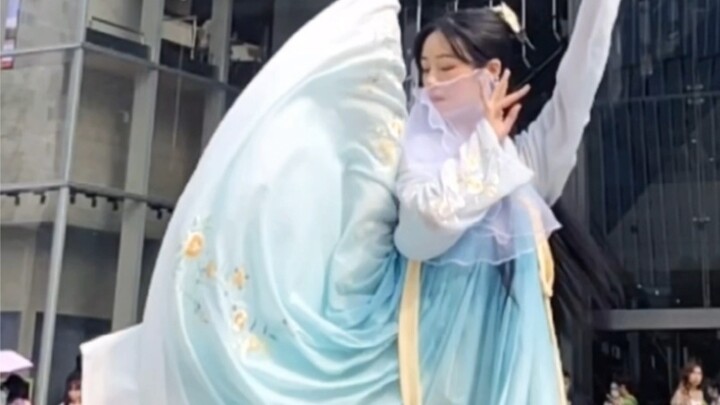 Apakah ini perpecahan Hanfu yang ingin Anda lihat?