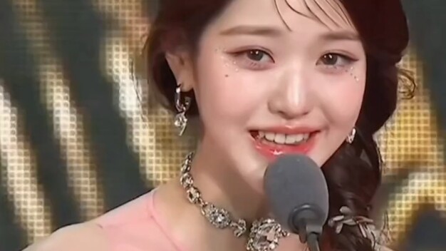 จางวอนยองที่แม้จะร้องไห้ก็ยังคงยิ้มไว้บนใบหน้า…