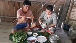 Cá Trê Chiên Giòn Chấm Với Mắm Chua Thêm Mớ Rau Vườn Ăn Sống| TKQ T260