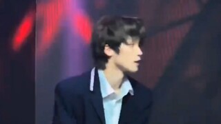 การเต้นรำคำรามของ Ziyu ทำให้เขาตระหนักถึงความเป็นจริงเกี่ยวกับอดีตของเขาในฐานะไอดอล