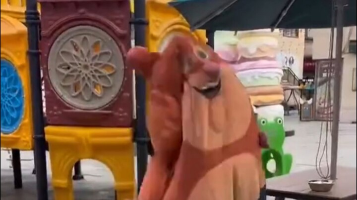 البائعون يبحثون عن منفذ تقديم الطعام