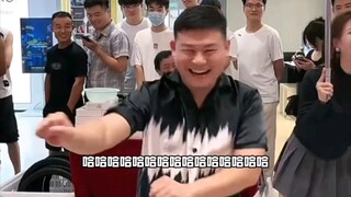 小哥蛮有意思的