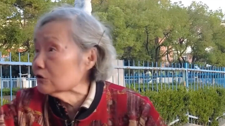 Bạn vẫn phải lắng nghe lời của ông già này.