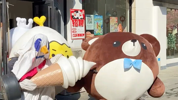 Xiaoxue: Grandpa, save me! #Dandan #SnowKing #DandanSnowKing