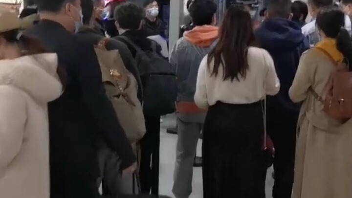 Ternyata, tanpa pengkhianat, menangkap seorang siswa saja lebih sulit daripada menangkap presiden.