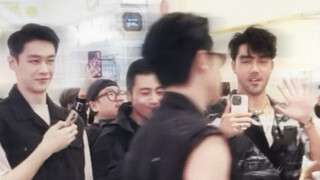 Passersby saw Wang Hedi's true reaction, and everywhere he went, he heard woc!!