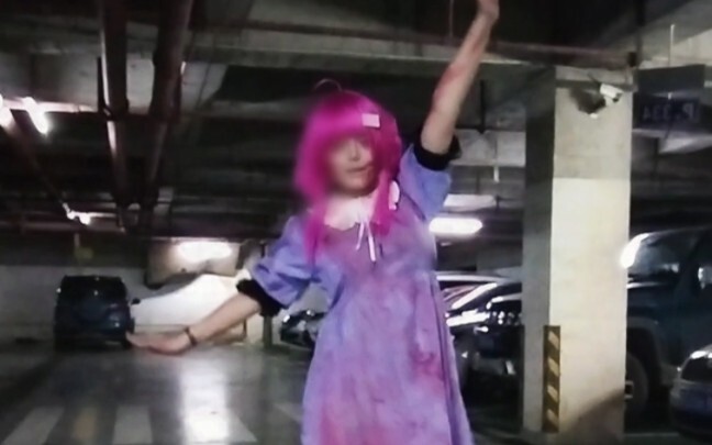 【الأخت تسي لكن زومبي】رقصة مقتبسة من أغنية البداية لـ "جزيرة المدرسة" عيد ميلاد سعيد في 3.10