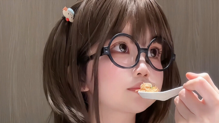 Khi tôi hóa thân thành một đứa trẻ để đi ăn Haidilao