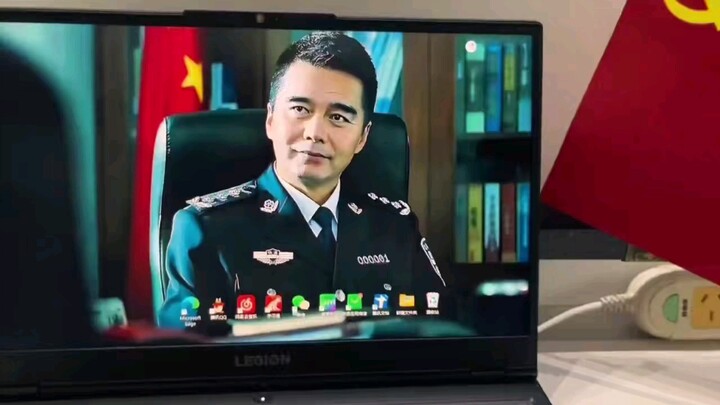 You keep Director Qi in your heart, while Director Qi keeps you in his office.