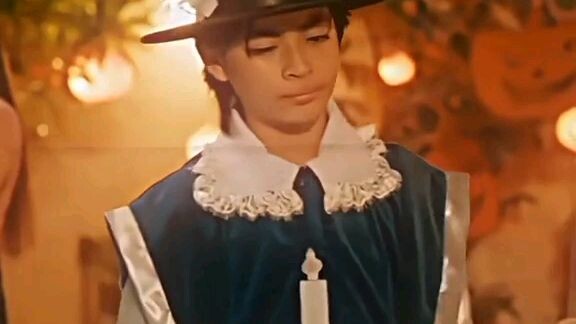hay nako yung kuya sobrang sungit nagmana naman itong kapatid niya pero okay lang pogi naman eh