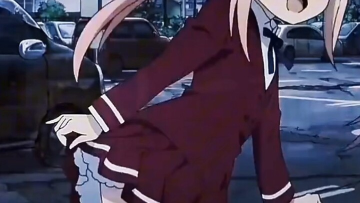 Cô gái phát hiện rằng chỉ cần cô khoe nội y là thây ma sẽ nổ tung tại chỗ.