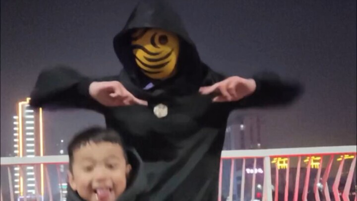 أصغر راقص في قرية الورقة الخضراء