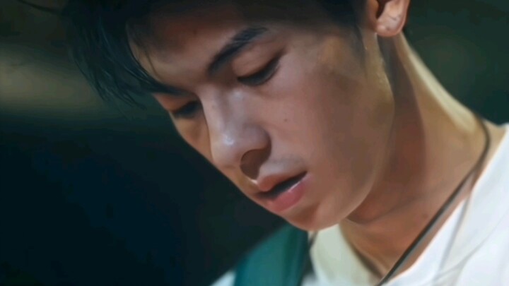 Nam sinh trẻ trung lên sóng
