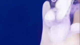 JENNIE：Coachella，R U ready for wop挑战？