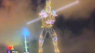 Pertunjukan drone menunjukkan Sun Wukong melakukan keajaiban seperti "bermain dengan gada emas" dan 