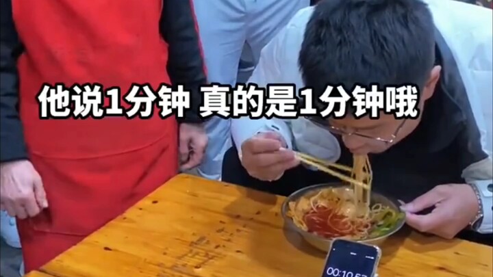 Tantangan makan mi kuah siput dalam satu menit, kamu bisa?