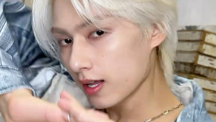“THUNDER” của Wen Junhui cùng Zhou Xinyu và Ding Xiayan của nhóm TripleS (bản gốc + cắt riêng)