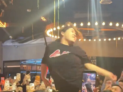 หลิงหรงคิดเพียงว่าชาตินี้คงไม่มีโอกาสได้พบพี่สาวอีกแล้ว