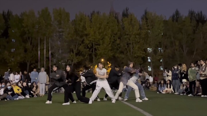 I Need U-BTS thực tập sinh nghiệp dư (không lộn xộn ở sân trường)