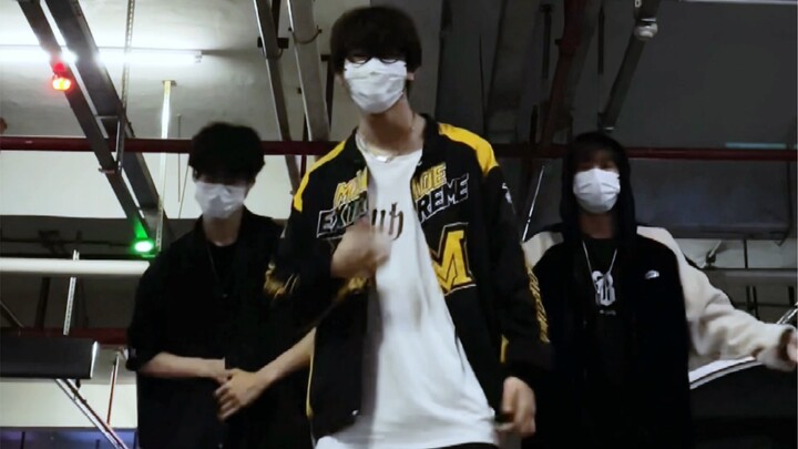 President Park's dance is truly cool!