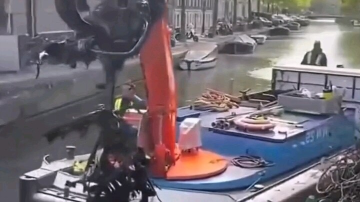 Why are so many bicycles recovered from the river?