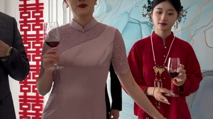 啊啊啊❗❗妈妈可爱的小表情好像小女孩呀。