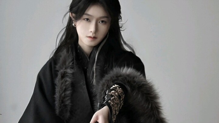 "I am Xie Yu, the heir apparent of Weiyuan Marquis's mansion. What advice do you have for me?"