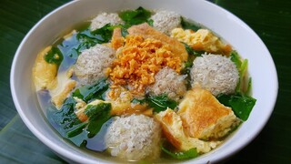 กับข้าวกับปลาโอ 589 : แกงจืดไข่น้ำตำลึงลูกเงาะ ซดน้ำร้อนๆคล่องคอ Omelet Soup with Minced Pork