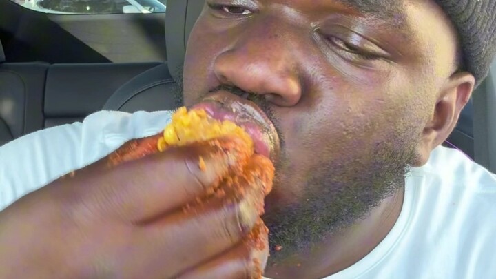 يبدو أن السود ذوي الدخل المنخفض في الولايات المتحدة لا يستطيعون تحمّل تناول جراد البحر على الغداء.