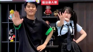 与小姐姐同框跳舞，直播这一块小杨哥是最懂兄弟们的