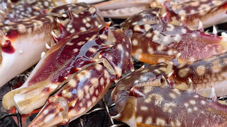 You've got to eat swimming crabs this way