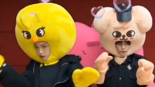 【straykids】天呐，到时候有skzoo版本看了，小狗头上有帽子诶，不过伊恩头上的帽子是咋回事