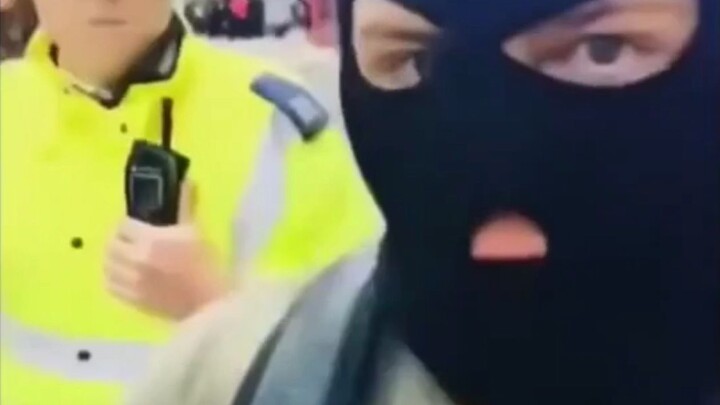 «عِصابة السَّرِقَةِ الرَّهِيبَةِ»