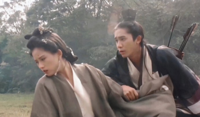 Childhood sweethearts, yet their reunion turns into a fatal parting.