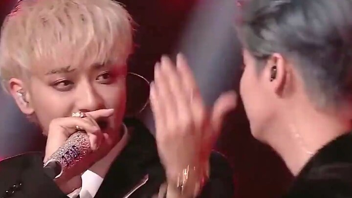 Turns out, even though we're no longer teammates, we can still meet up openly and candidly. #LuHan #