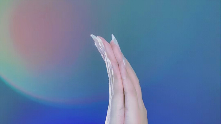 What is it like to do finger dance with comic hands?