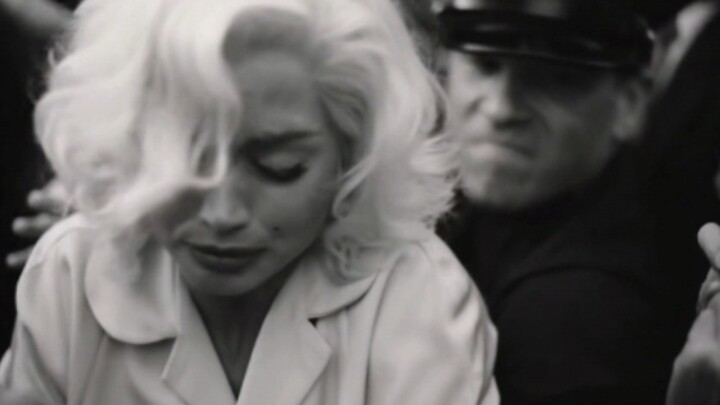 【مارلين مونرو】 هذا العالم لا يستحقّك