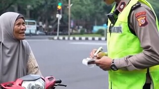 bukan sayang nek tapi tilang😅