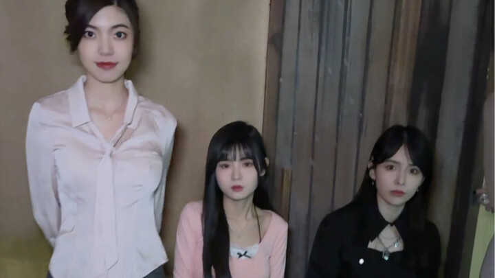 密室版捉迷藏。