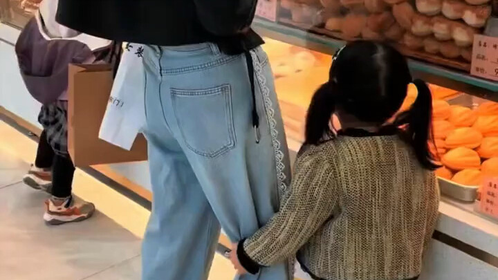 เด็กน้อยที่ยอมรับผิดกับคุณแม่