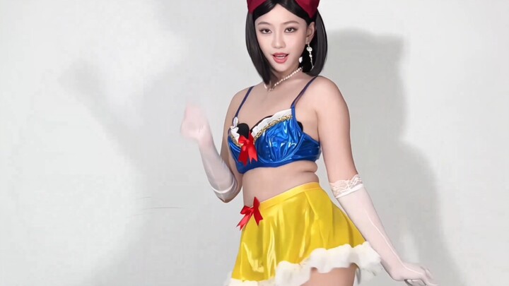 Snow White’s Sexy Love