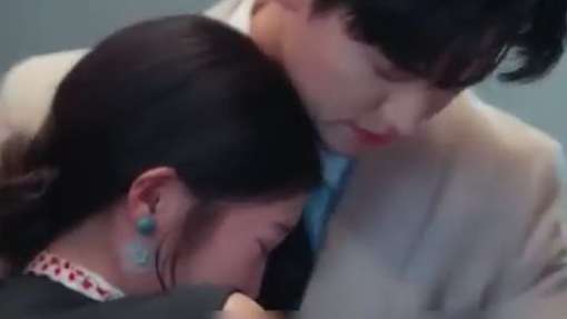 Setelah putus, aku menikah kilat dengan CEO paman yang lembut,dia diam-diam mencintaiku