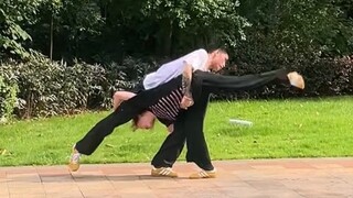 看封面不知道在干嘛9