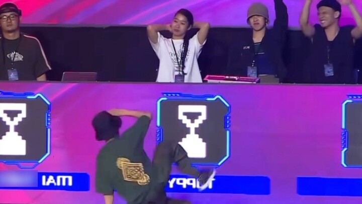 How do Chinese teenagers blow up the crowds overseas?