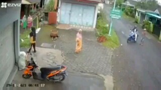 Akibat Naik Motor Tak Hati Hati