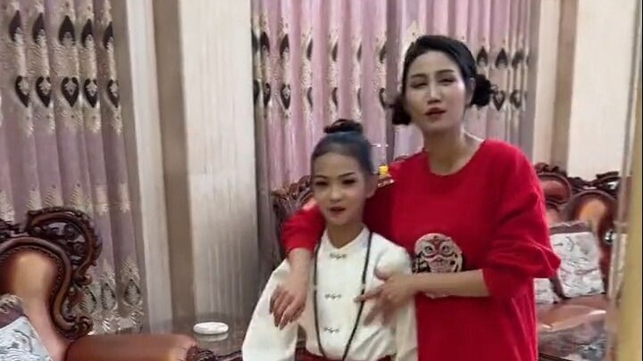 Chaoshan Girl: The 12 Girls in Her Family