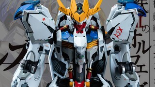 There is no one more handsome wolf king
