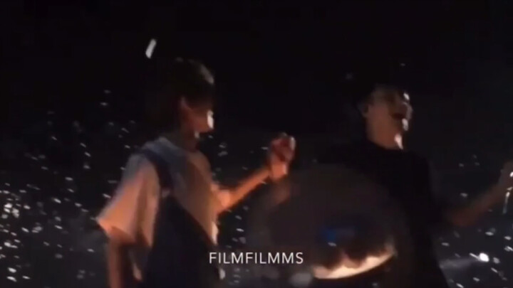 【ควี่ปา】มือที่จับกันนี้! สุดท้ายเจ้าหมาตัวใหญ่กอด! โอเค ฉันไปแล้วนะ