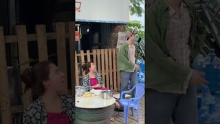 Tín Nguyễn ngồi hóng chuyện cũng bị dính chưởng #shorts #tinnguyen #dienvientinnguyen