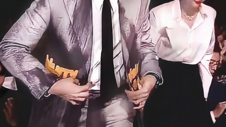 ร้องไห้จนแทบตาย! ในที่สุดเจ้าชายและเจ้าหญิงก็ได้กลับมาพบกันอีกครั้ง ทำเอาวงการบันเทิงในบ้านช็อกไปตาม